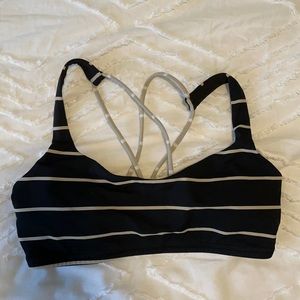Lululemon sports bra